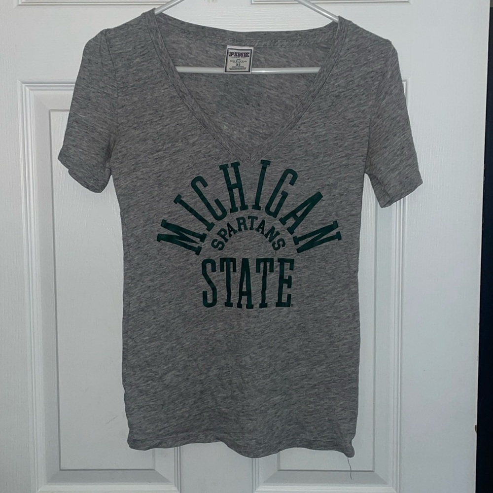 PINK Michigan state v cut  tshirt size small